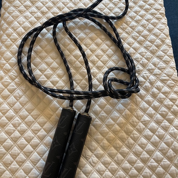 RARE Louis Vuitton Jump Rope - Picture 5 of 5